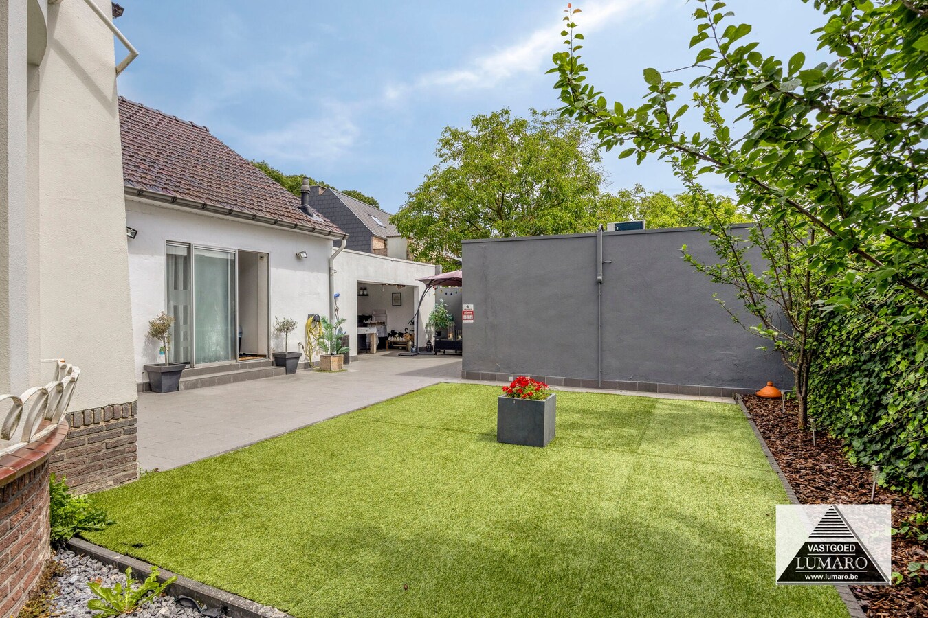 Half-open woning met karakter en grote leefruimtes 