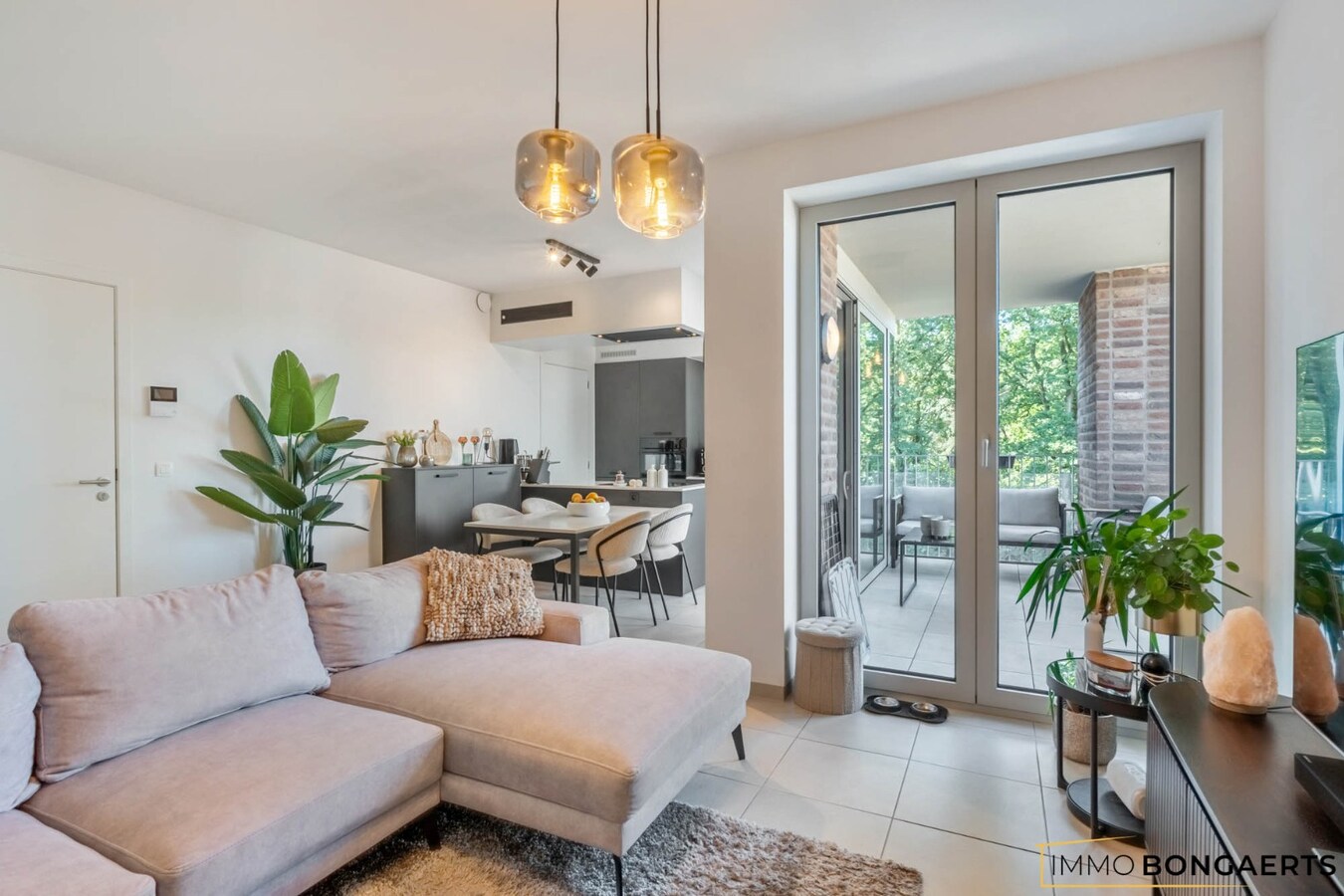 Recent 1-slaapkamerappartement nabij centrum Genk 
