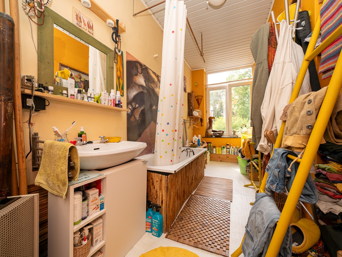 Opbrengstwoning met 4 units op zeer gunstige locatie 