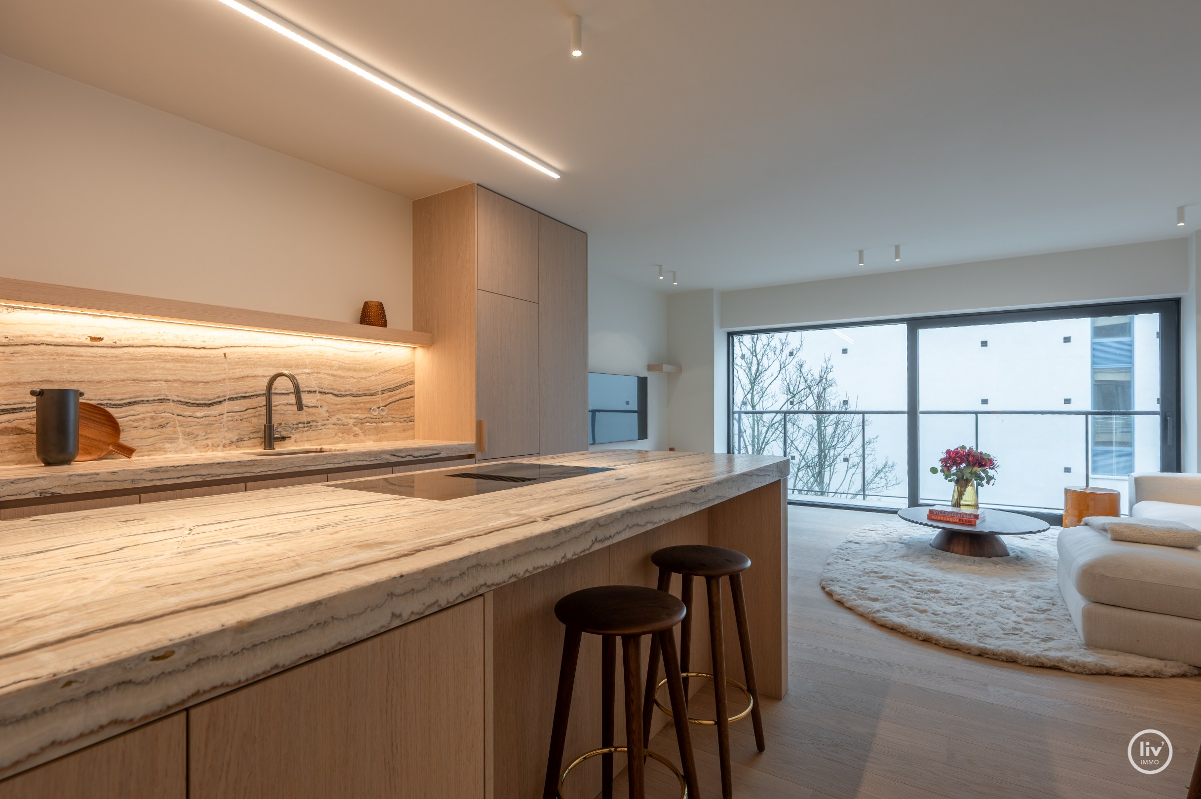 Gerenoveerd 3 slaapkamerappartement centraal gelegen vlakbij de LIppenslaan te Knokke. 