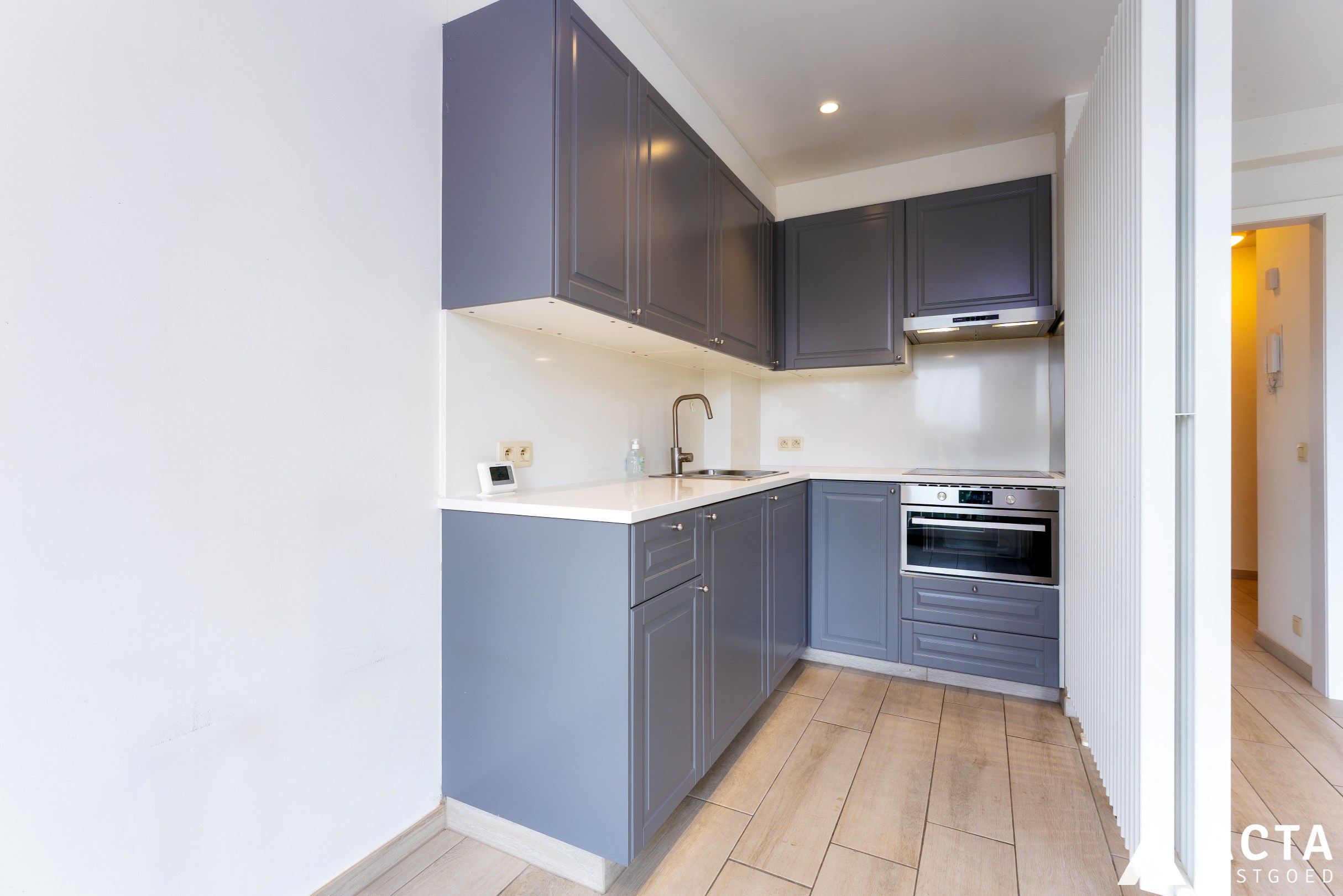 Instapklaar appartement met twee slaapkamers en parkzicht. 