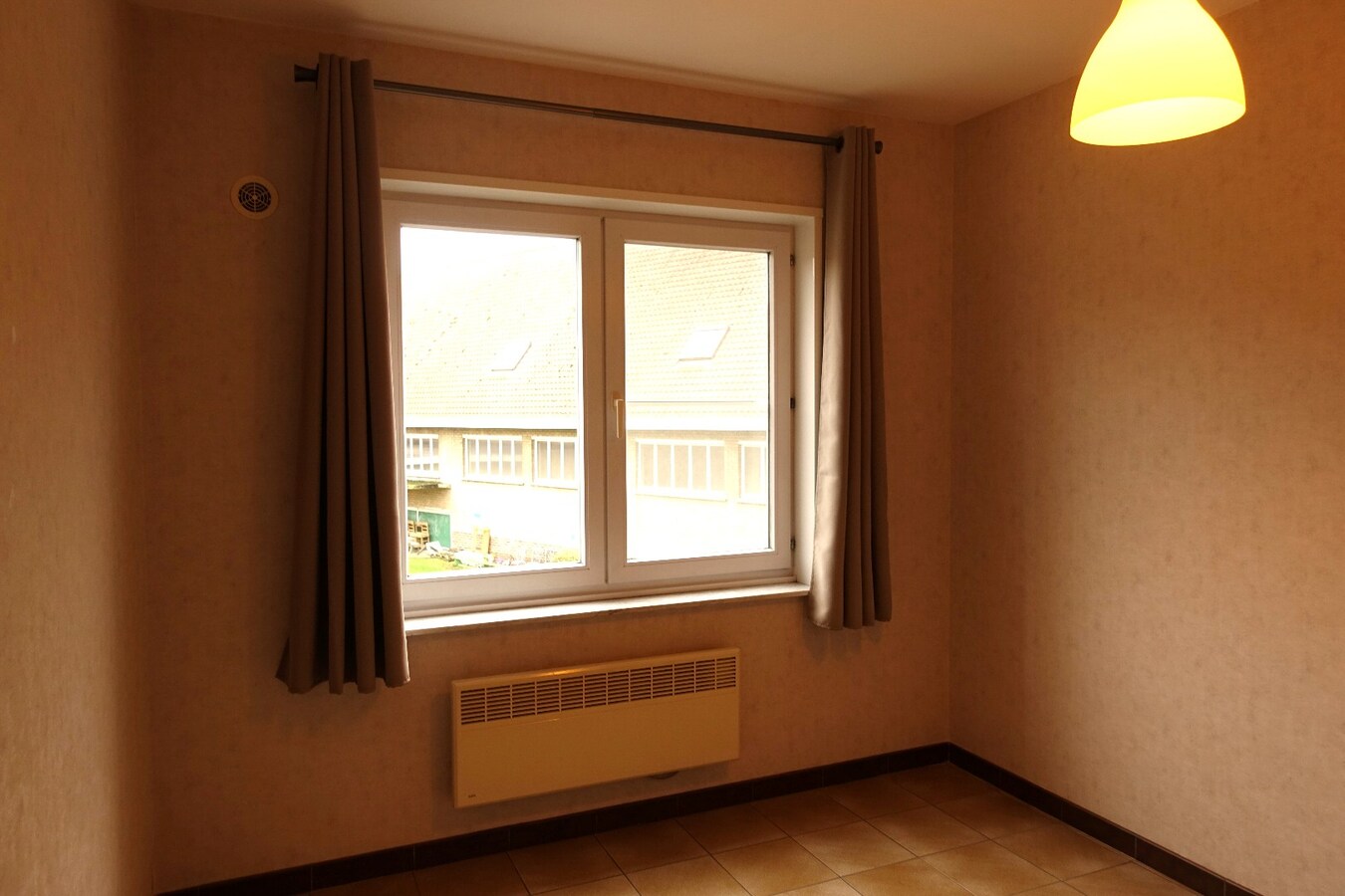 Appartement met 2 slaapkamers te huur. 