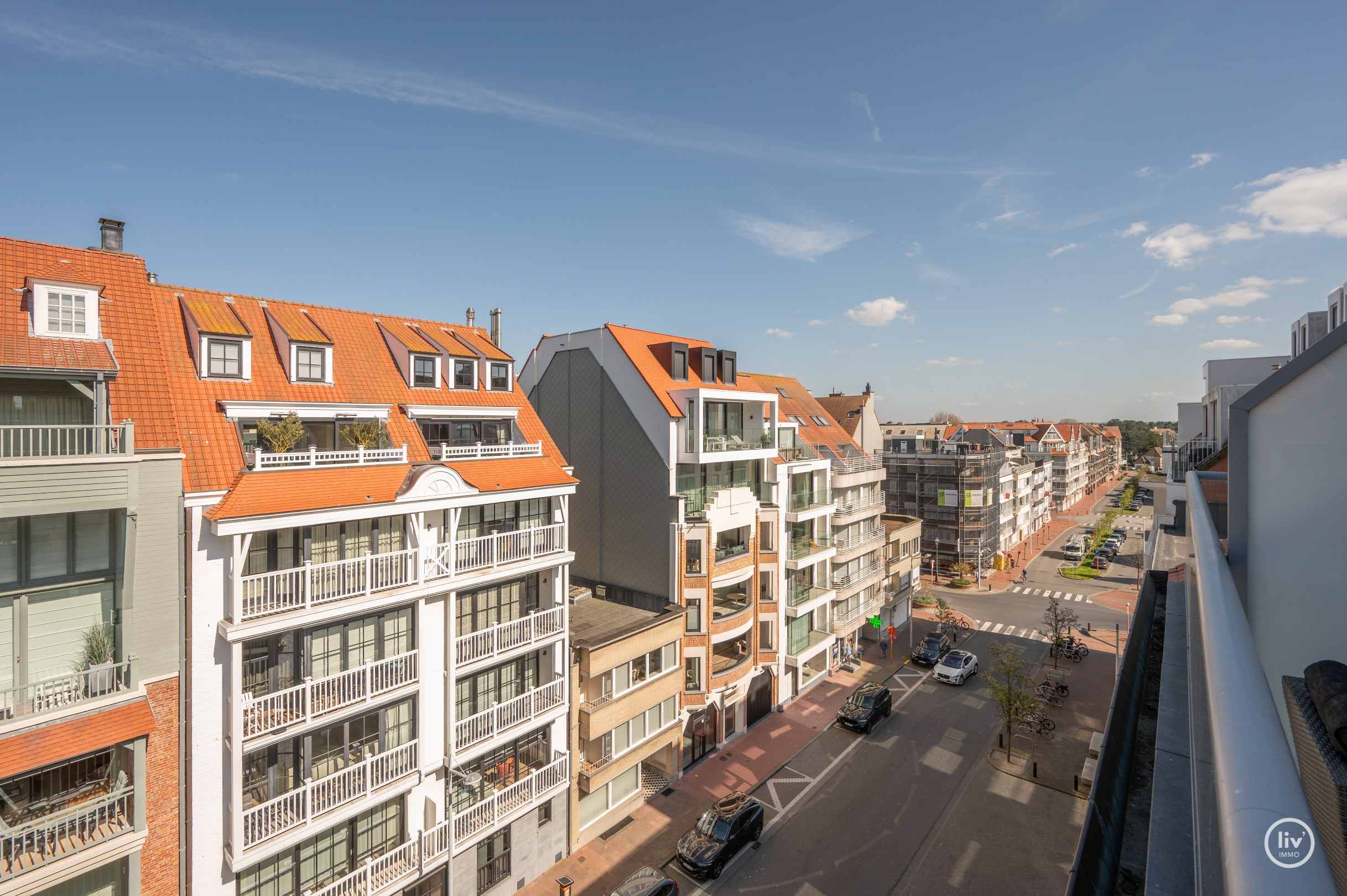 Spacieux duplex avec 3 chambres dans un emplacement de premier choix sur la Van Bunnenvaan à Knokke. 