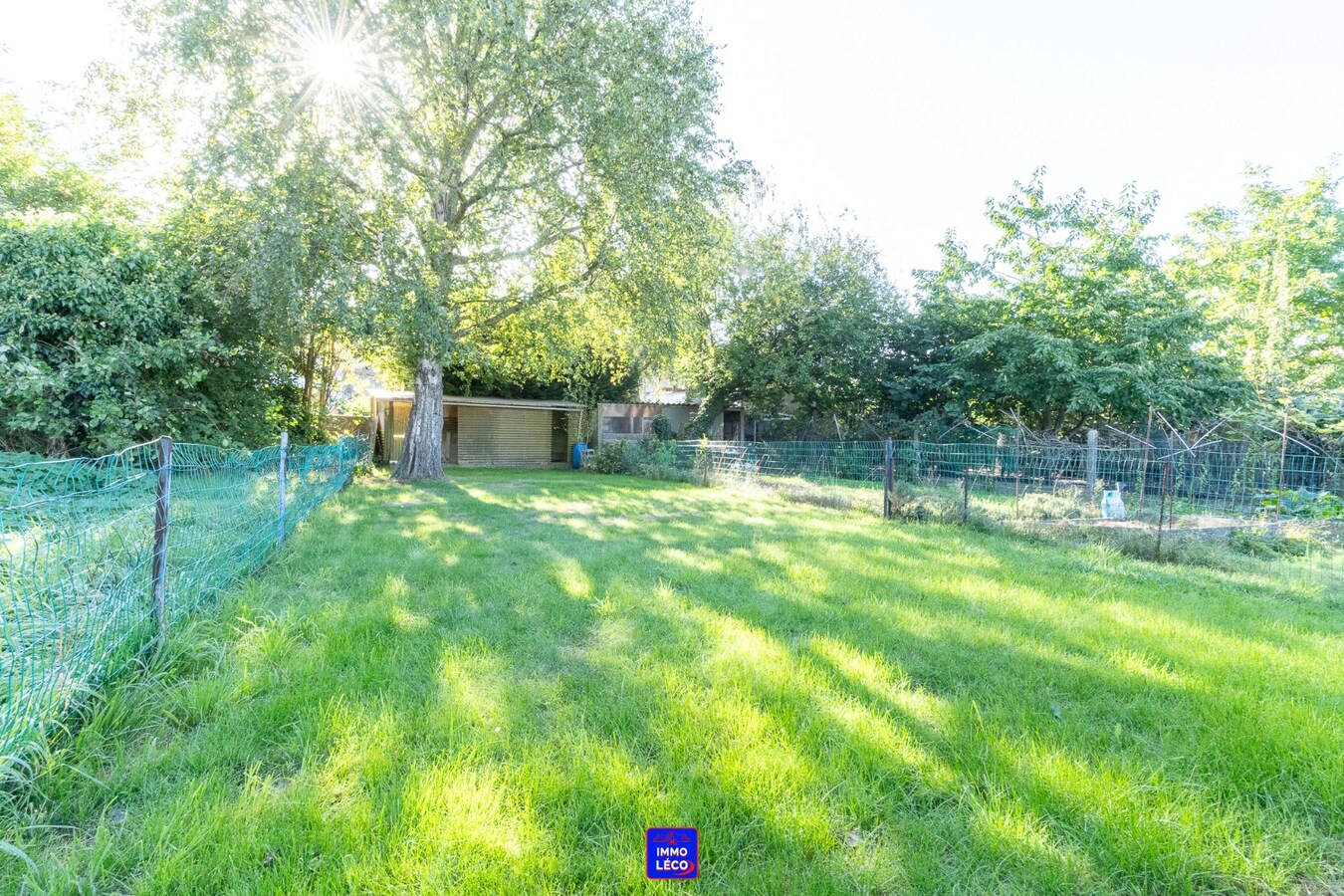 3 façades en excellent état d'entretien, beaux volumes, jardin de 340m² SUD-EST ! 