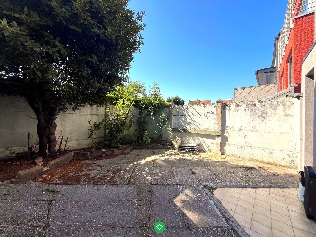 Comfortabel, op te knappen woonhuis met zonnige tuin, welgelegen in rustige buurt. 