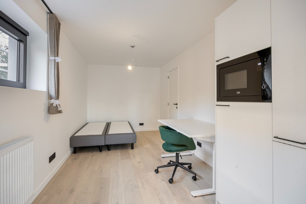 Volledig gerenoveerd en gemeubelde studentenkamer met privé badkamer en gemeenschappelijk terras - EPC A! 