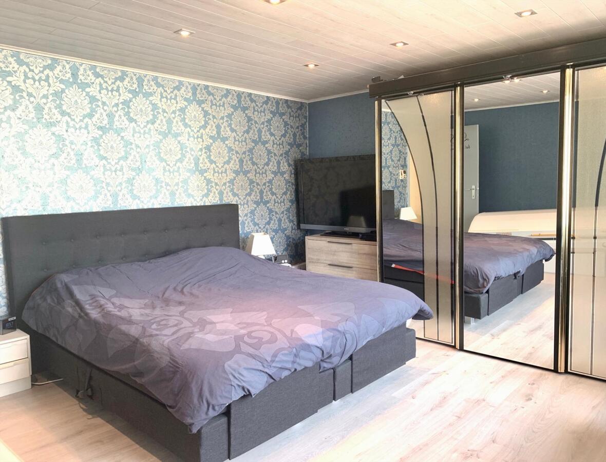 KNAP GERENOVEERDE STADSWONING MET TUIN TE BREDENE 