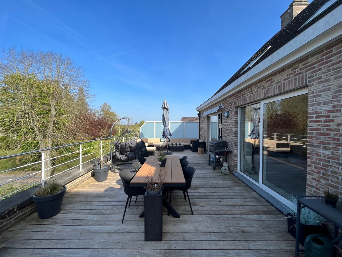 Tijdloos appartement met uitzonderlijk ruim terras 