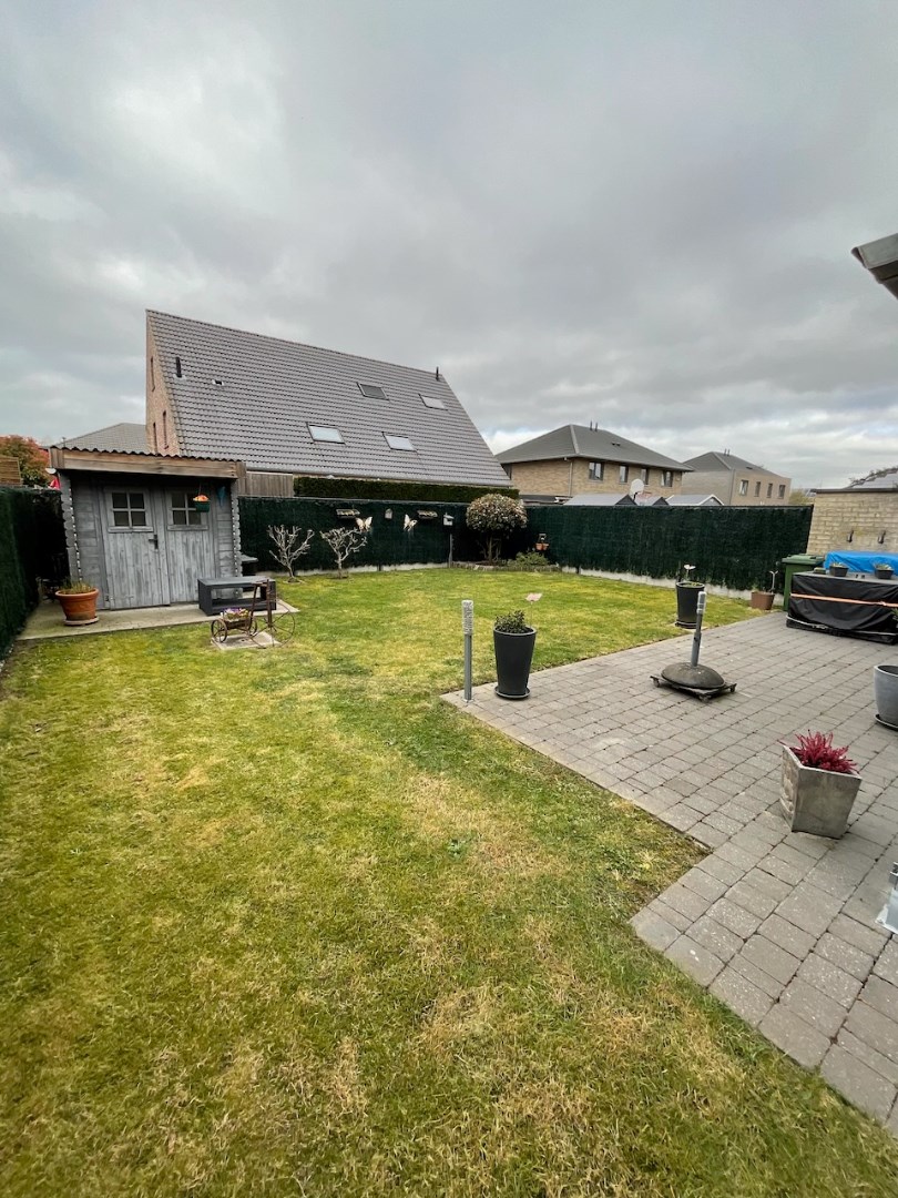 Half open bebouwing met 3 slaapkamers 