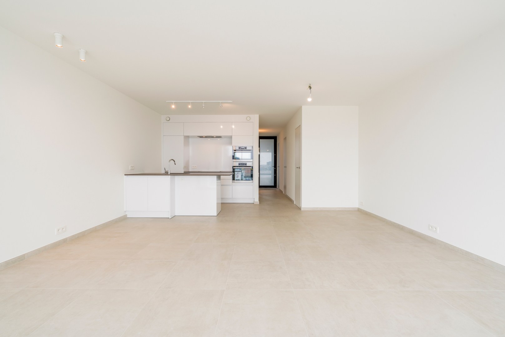 APP. NOUVELLE CONSTRUCTION AVEC VUE SUR LE PORT 