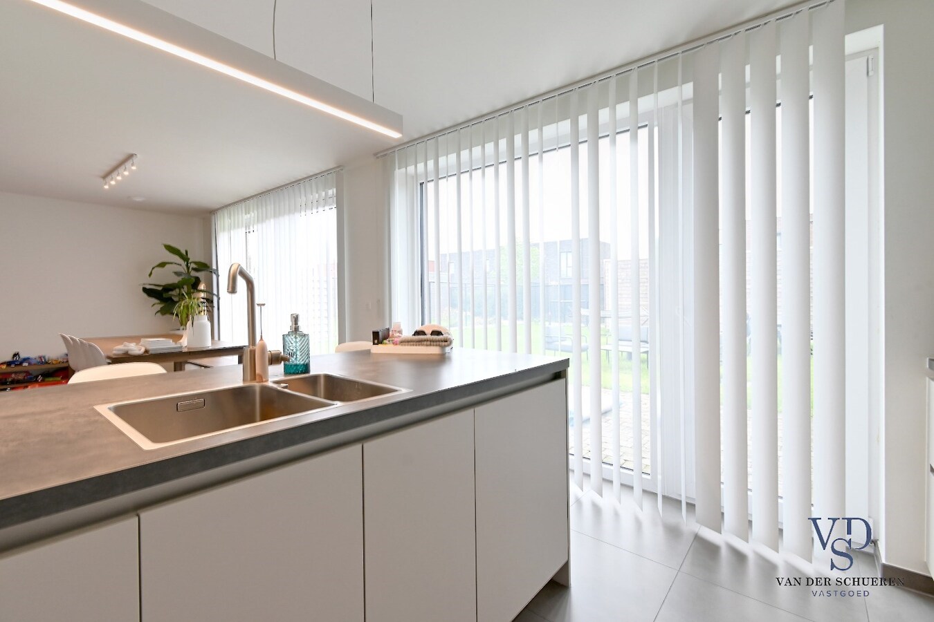 Unieke woning mét tuin in Eke. 