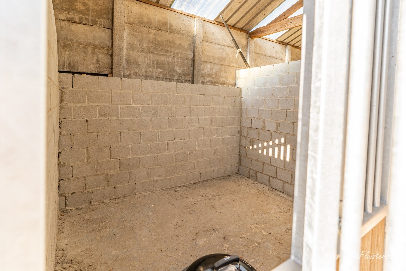 Veelzijdige woning met paardenstallen op ca. 2ha te Helchteren 