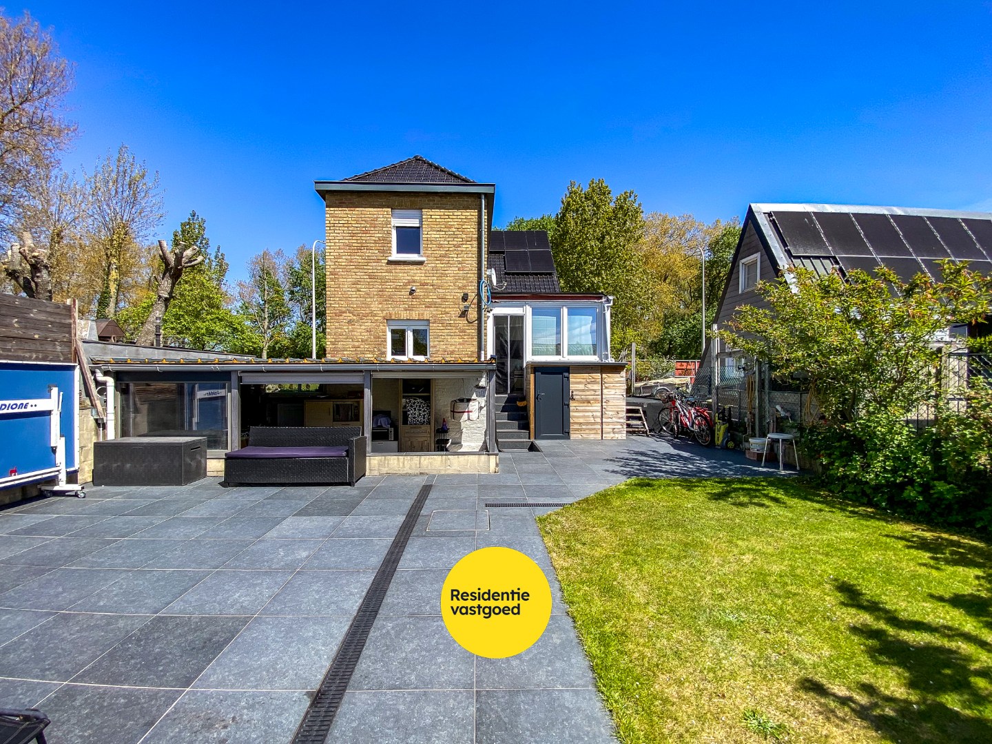 Instapklare woning gelegen op 330m² te Oostduinkerke. 