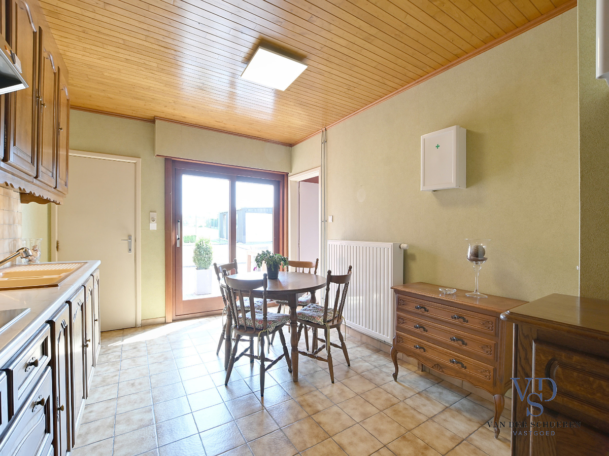 Bungalowwoning met mogelijkheden op een uniek perceel te Dikkelvenne. 