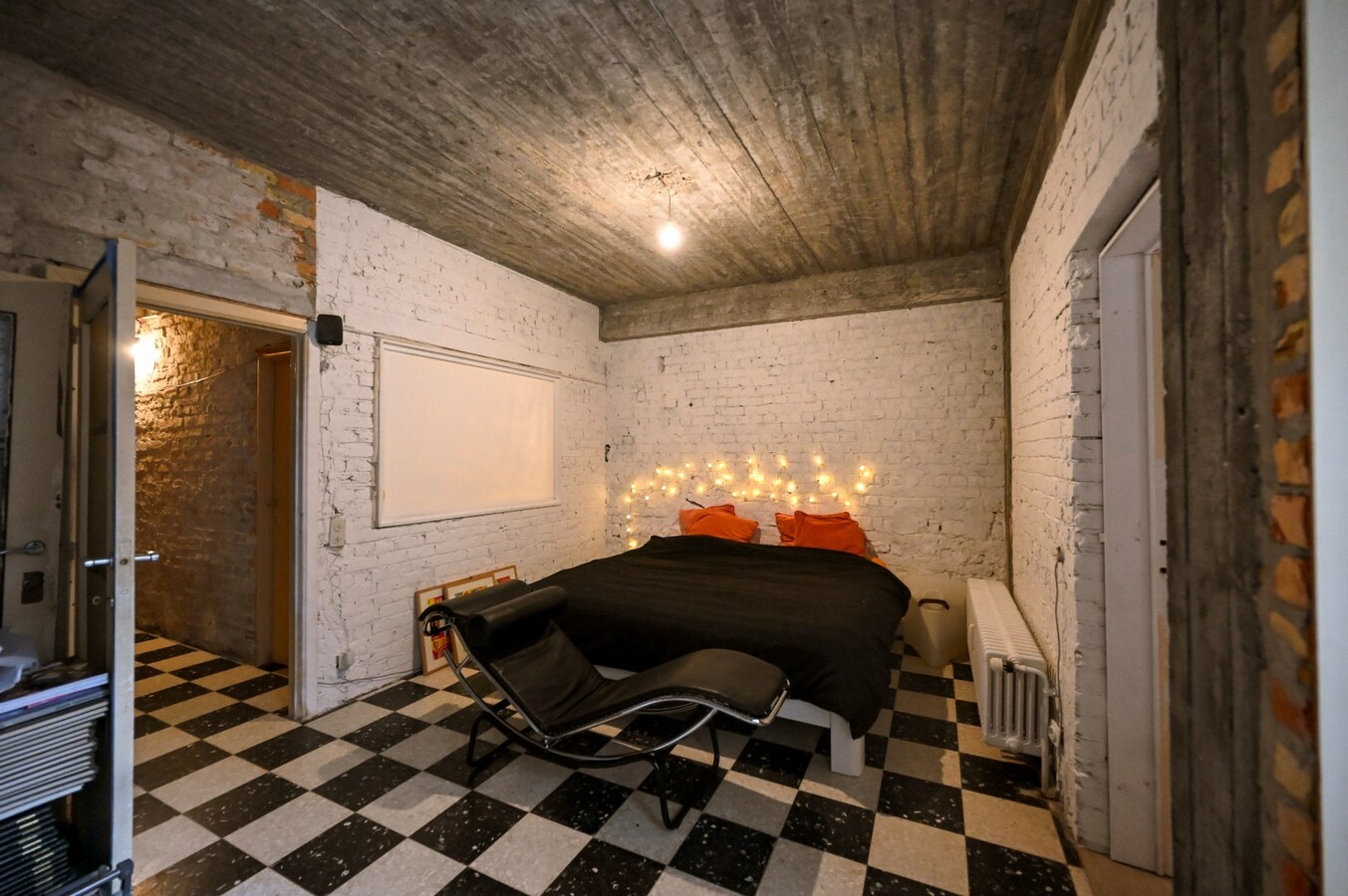 ZEER CENTRAAL GELEGEN UNIEK APPARTEMENT/HANDELSPAND TE OOSTENDE 