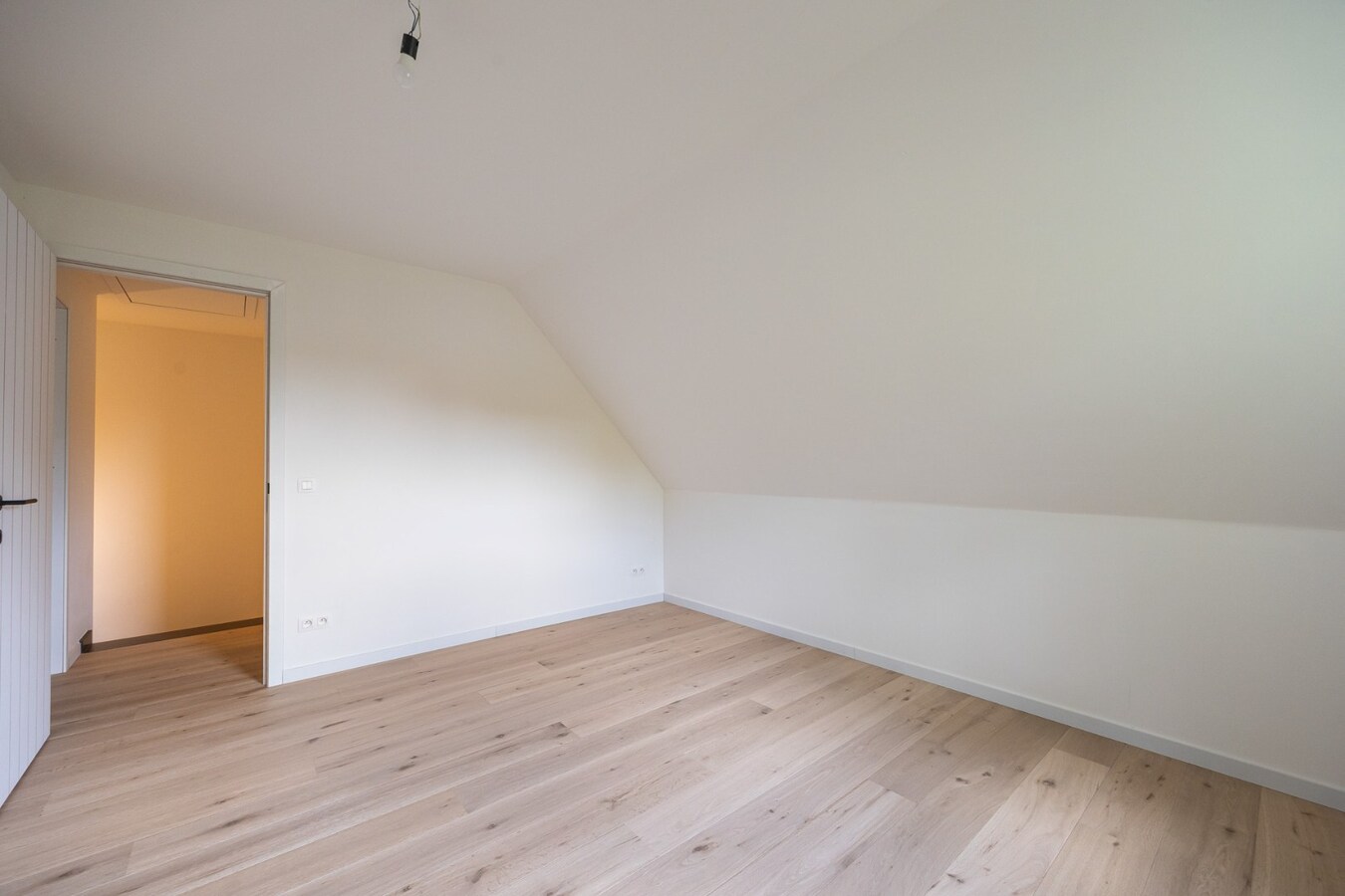 Energievriendelijke (A+) E-peil -5 nieuwbouwvilla in centrum Schilde met Zuid-tuin. 