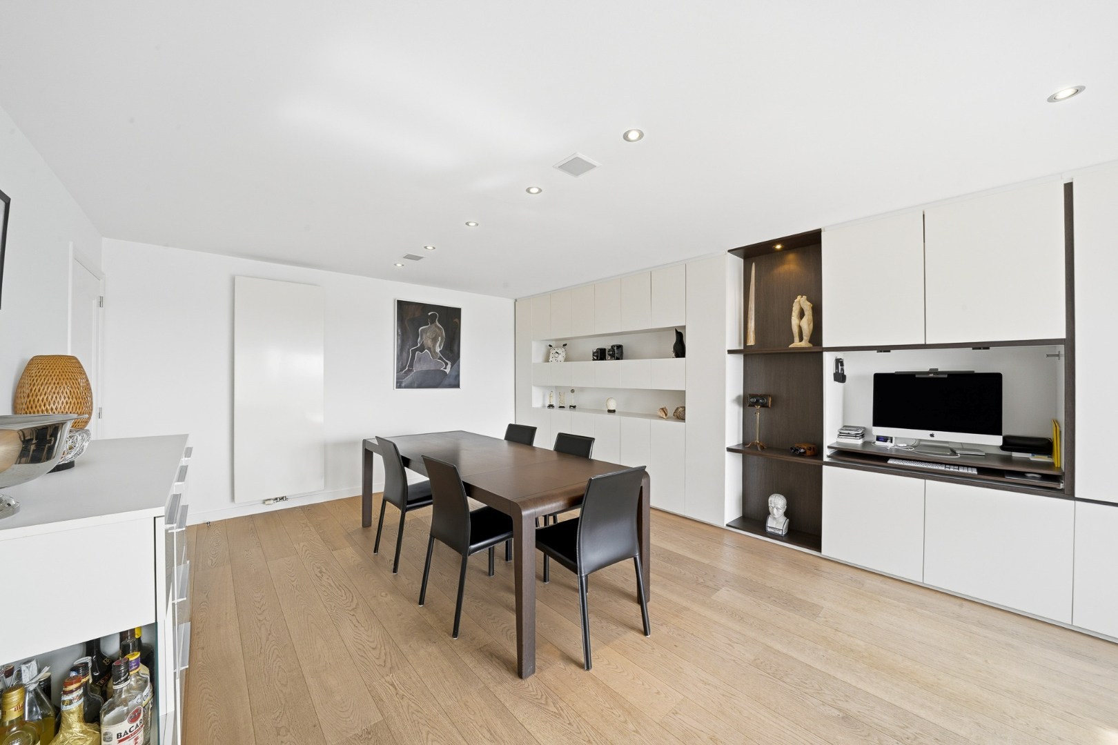 Instapklaar 3-slaapkamerappartement met garage en staanplaats in Oostende 