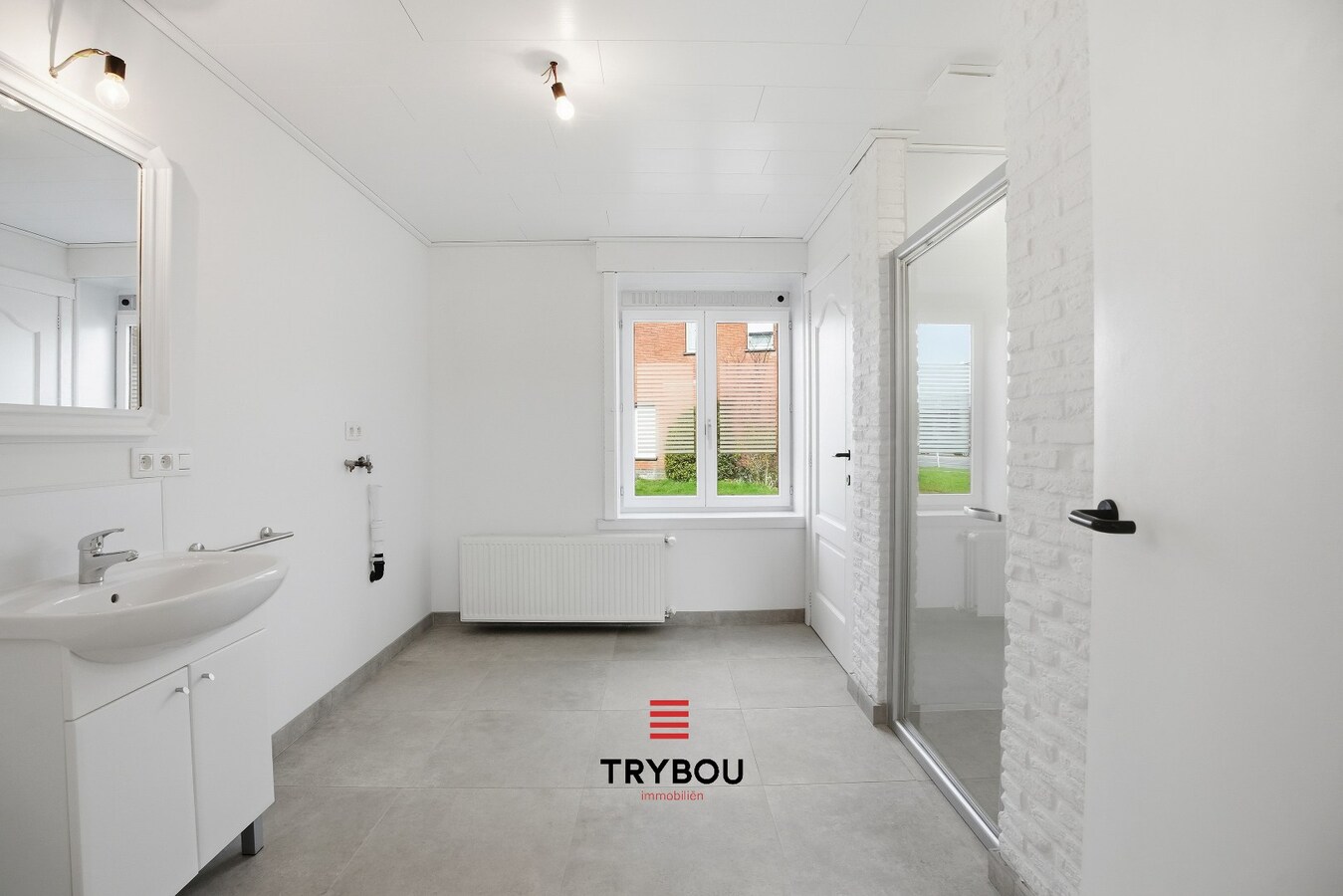 Ruime halfopen woning met 6 slaapkamers in Houthulst! 