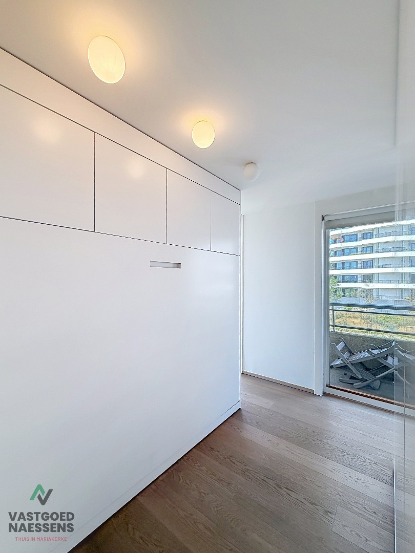 SCHITTEREND VERNIEUWD HOEKAPPARTEMENT – 2 SLPK – TERRASSEN – ZEEZICHT EN ZICHT OP GOLF 