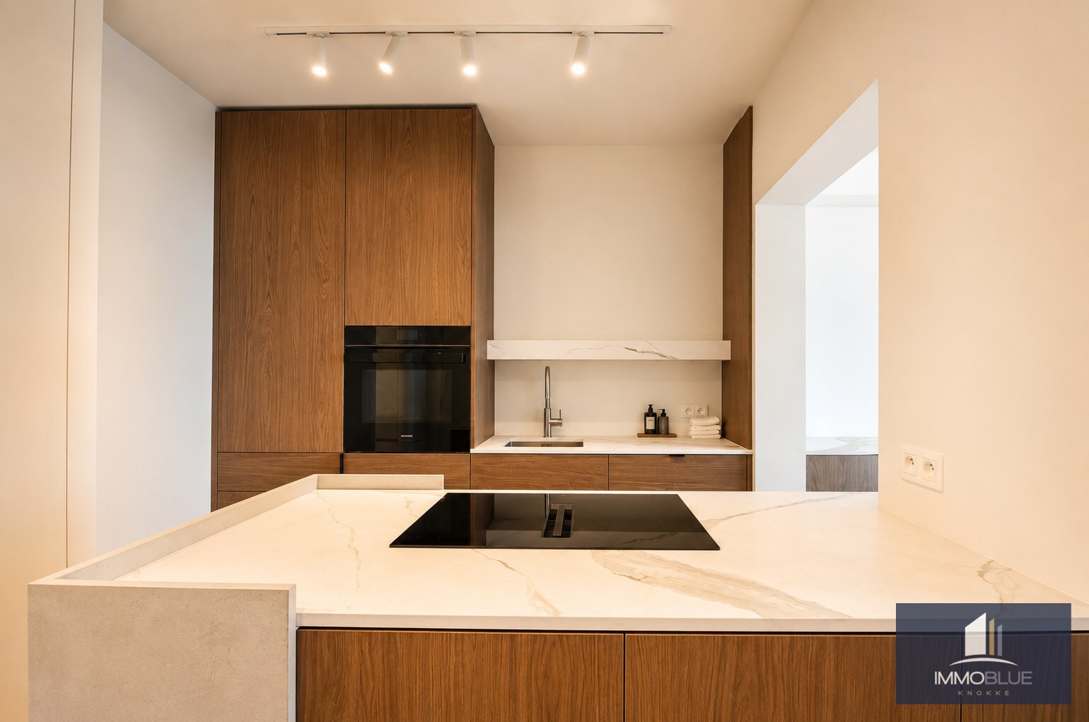 Subliem gerenoveerd appartement met frontaal zeezicht en een tijdloze, uiterst verfijnde afwerking. 