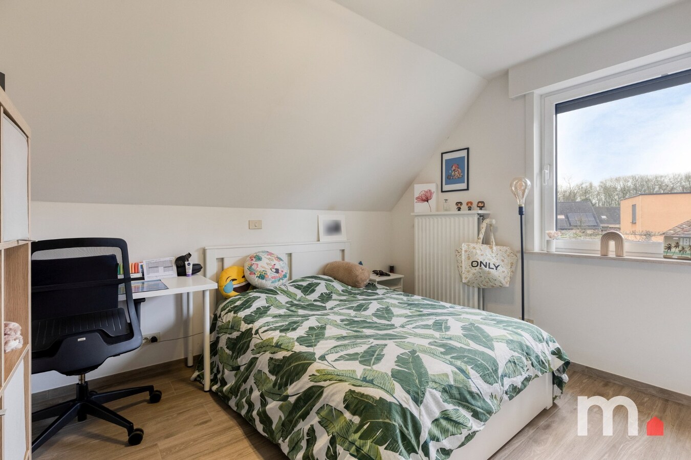 Unieke Villa te Roeselare in een doodlopende straat op 578m² met zonnepanelen en EPC B  ! 