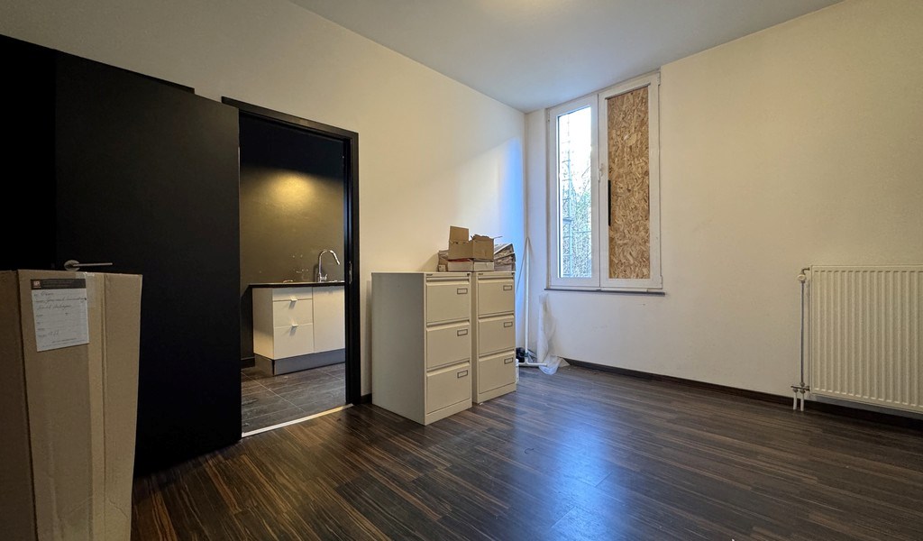 Kantoorruimte te huur op zichtlocatie langs N155 te Berchem