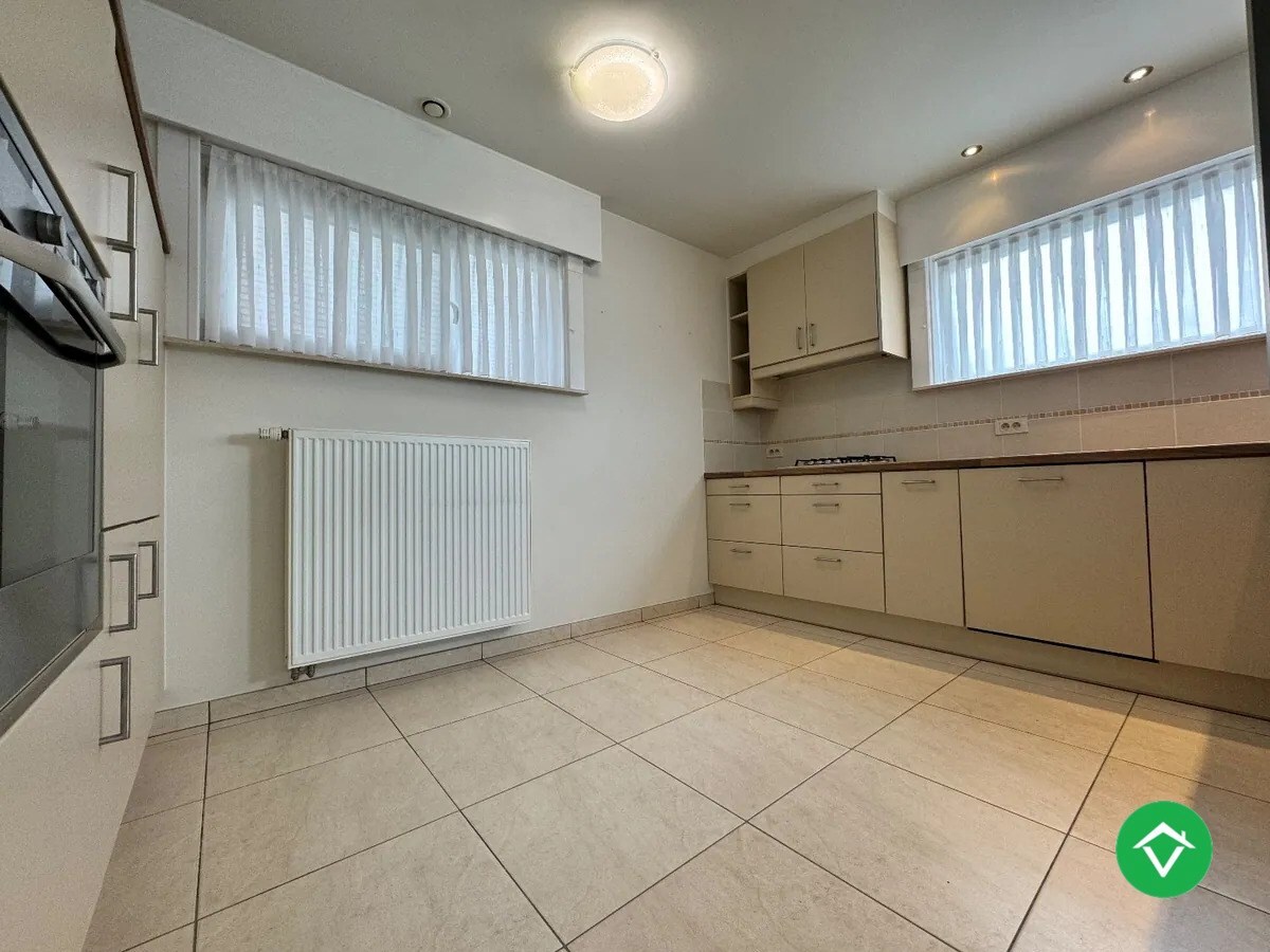 Alleenstaande woning met 3 slaapkamers en garage te Koekelare 