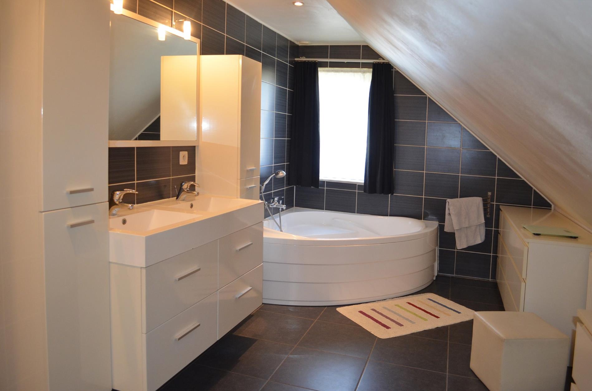 Gezinswoning bj 2008 met 3 slpks, garage en tuin te Ertvelde 