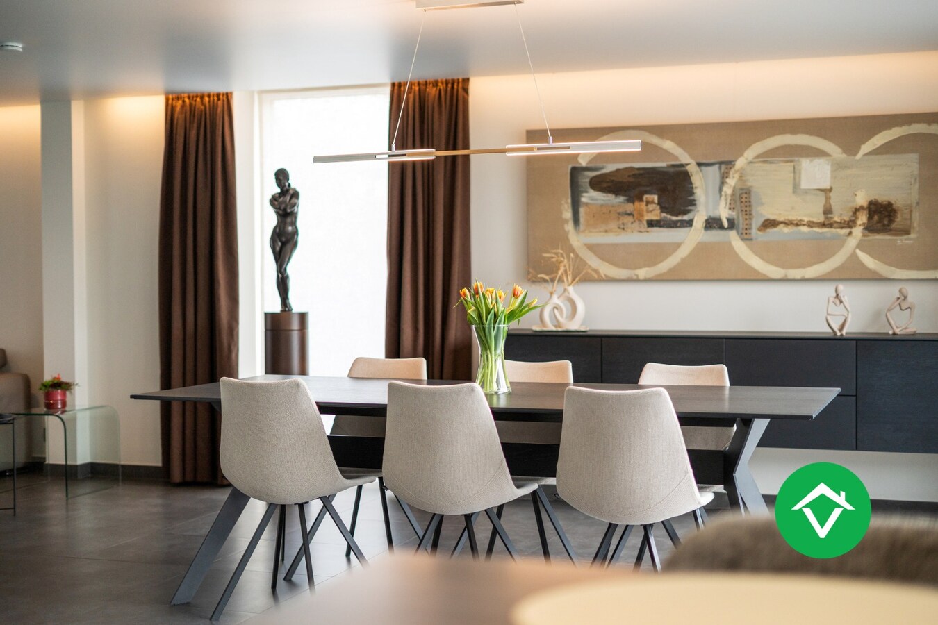 Alleenstaande woning met 4 slaapkamers en garage te Aartrijke 