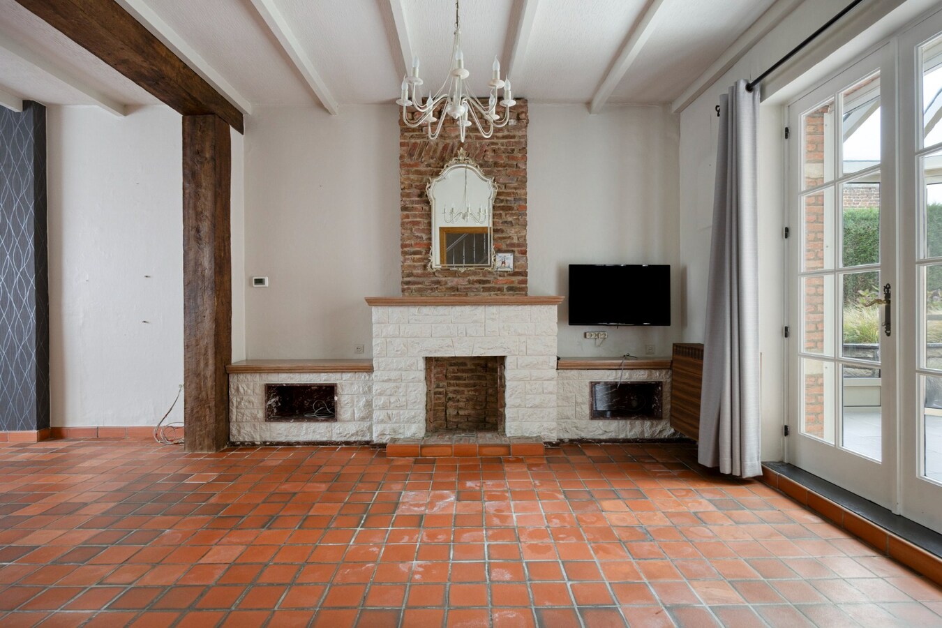 Open bebouwing met 3 slaapkamers in landelijke omgeving 