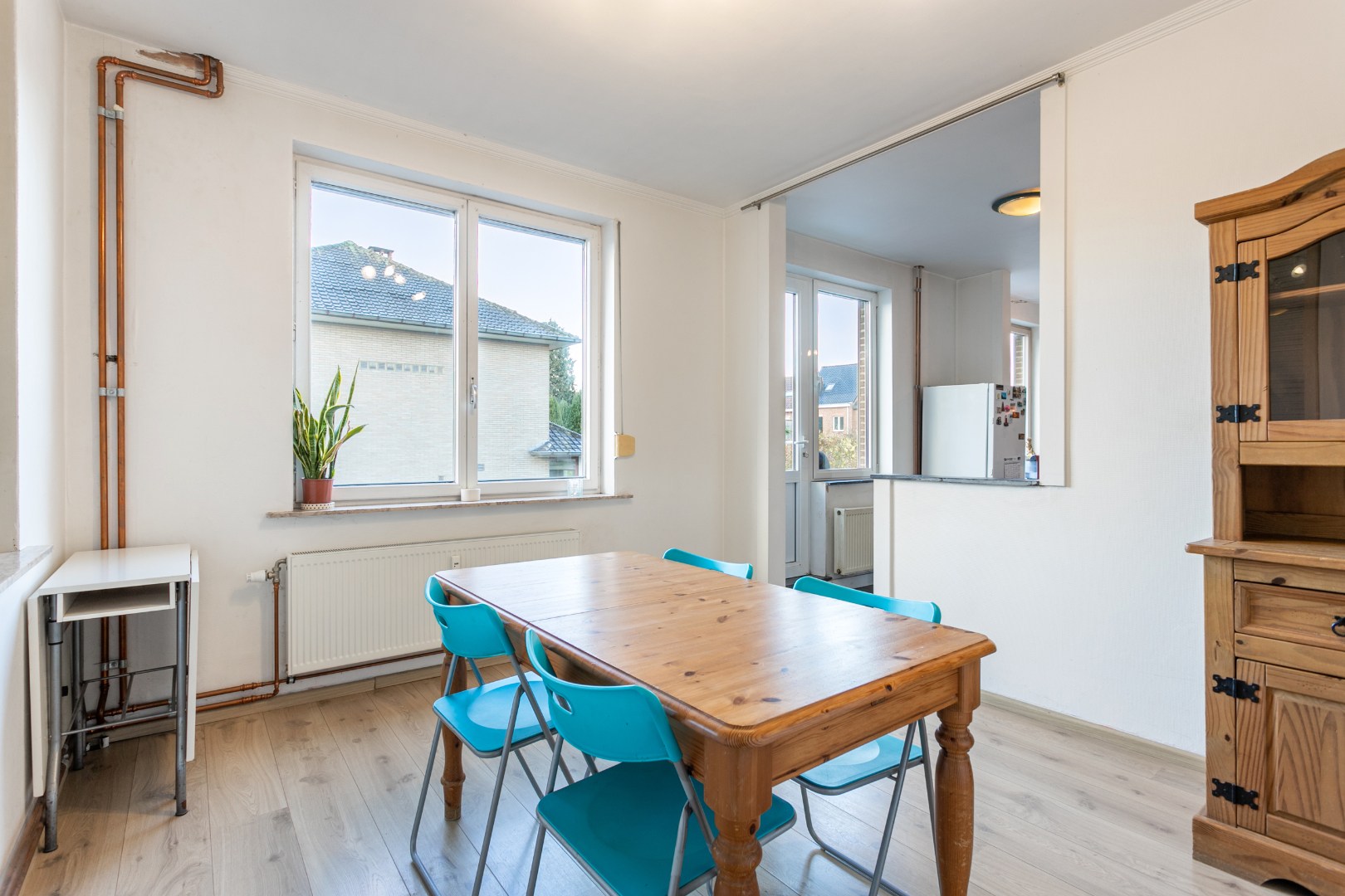 App 200m² met 3 slpks, terras en autostaanplaats te Halle 