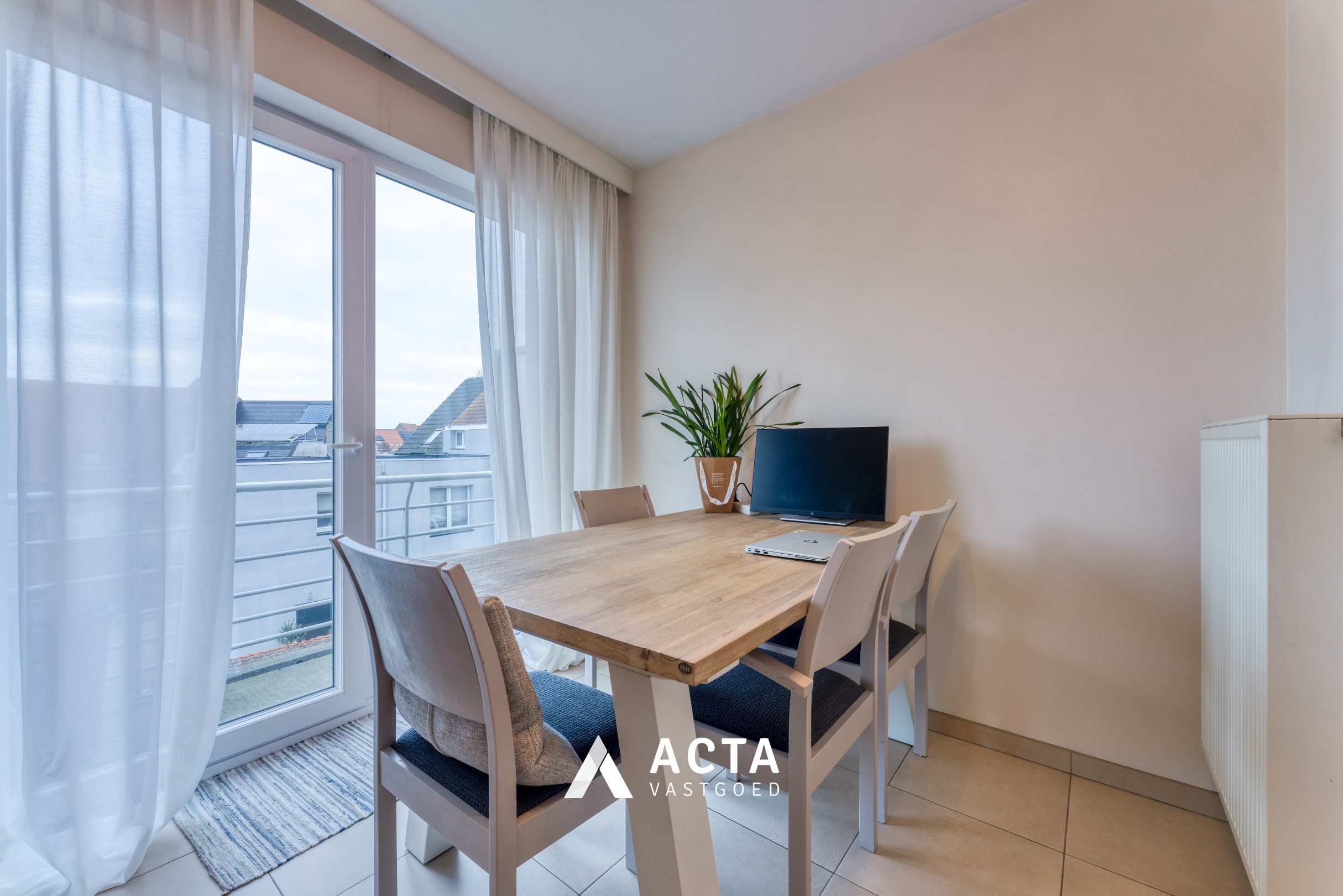 Instapklaar duplexappartement met twee slaapkamers en terras! 