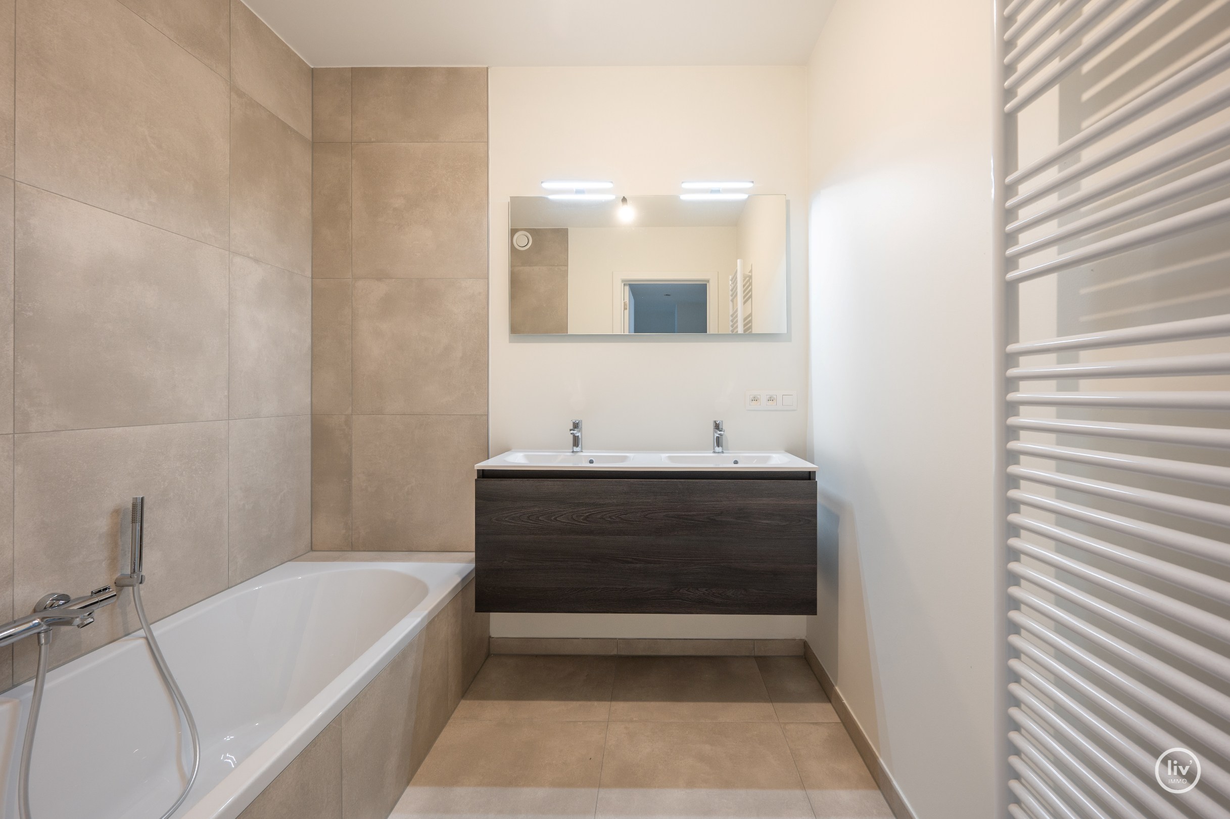 NIEUWBOUWPROJECT MADELEINE: Modern appartement met 2 slaapkamers gelegen in het centrum van Knokke. 