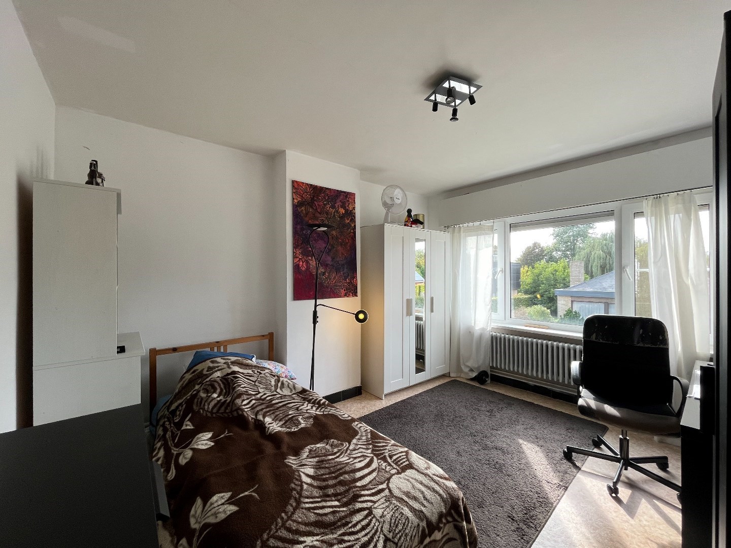 Ruime gezinswoning met grote tuin nabij het centrum van Larum 