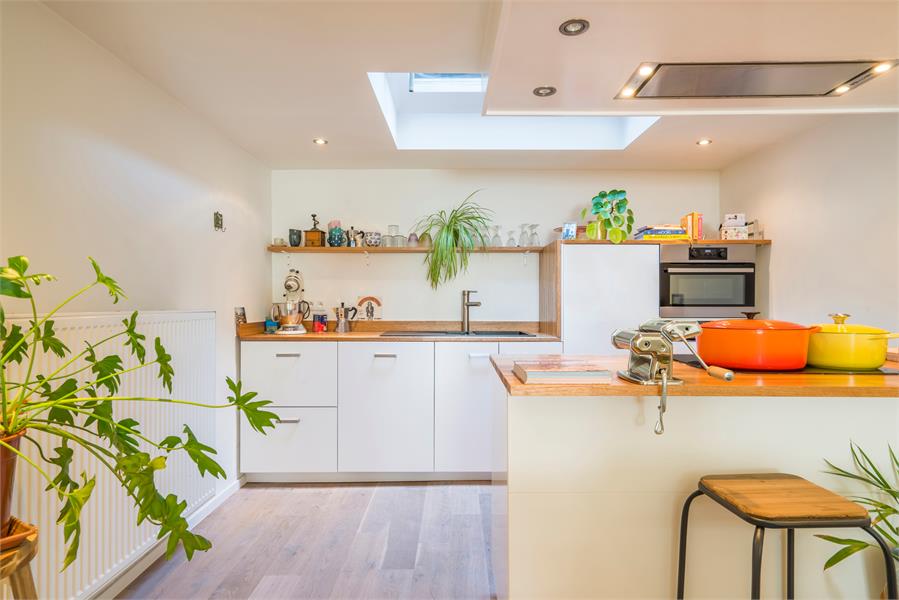 Instapklare gerenoveerde rijwoning 