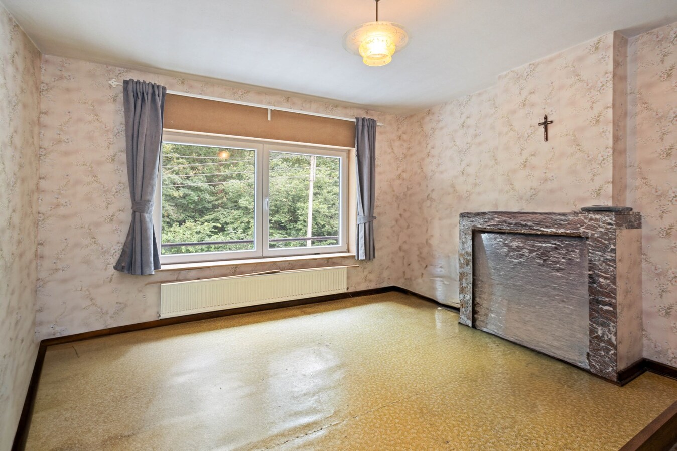 Verrassend ruime gezinswoning met garage op ruim perceel van 530m² 