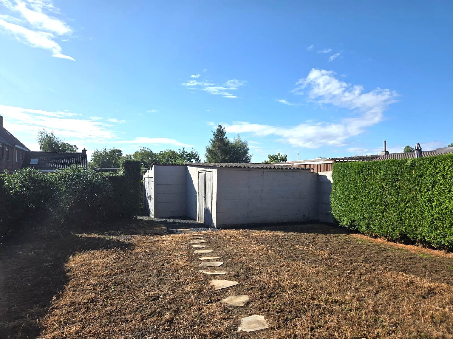 Rustig gelegen, recent gerenoveerde halfopen woning 