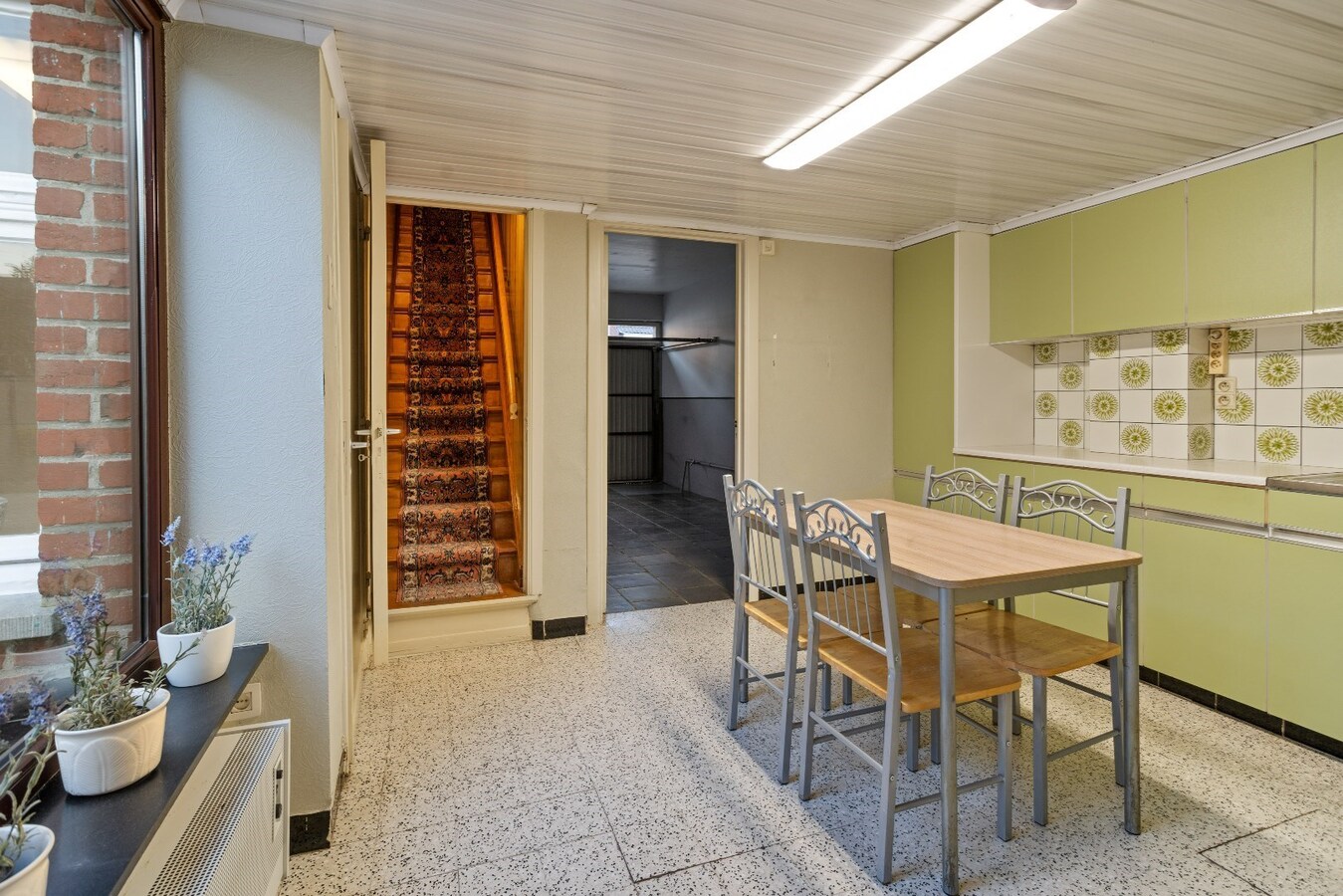 Degelijk gebouwde woning met drie ruime slaapkamers 