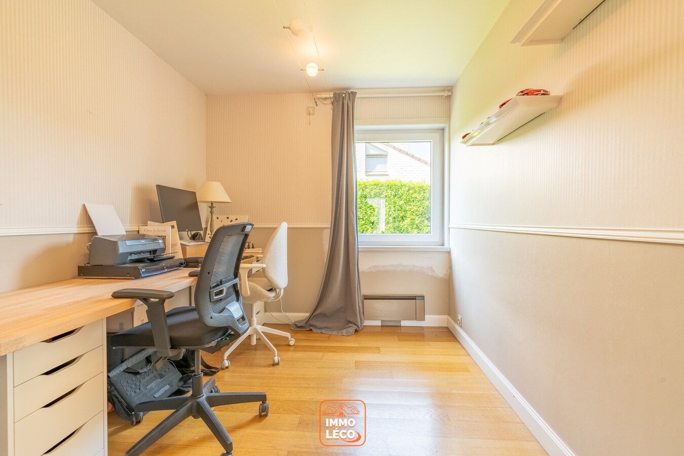 Villa, avec 6 CHAMBRES, 2 salles de bains, parking privatif, double garage et jardin, COUP DE CŒUR absolu !!! 