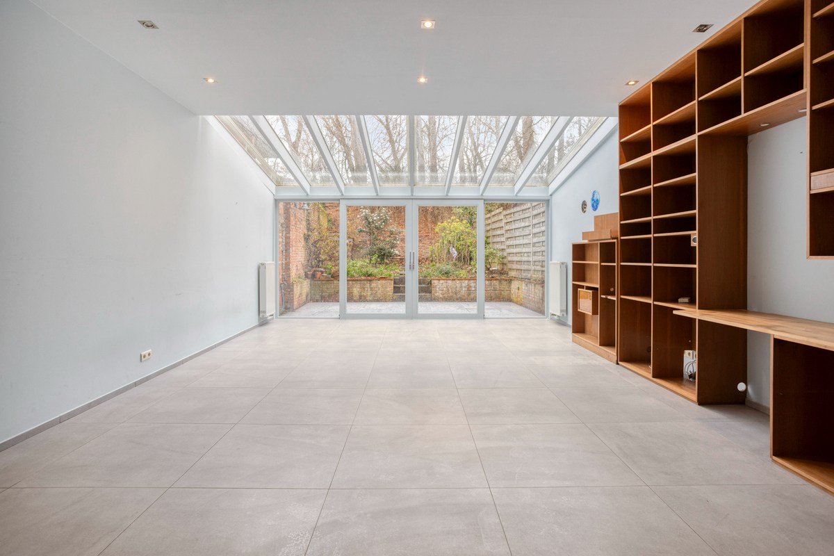 Uniek opbrengstpand met 1 appartement en 2 studentenkamers in centrum Leuven!  – EPC label B - bewoonbare opp. 227 m² 