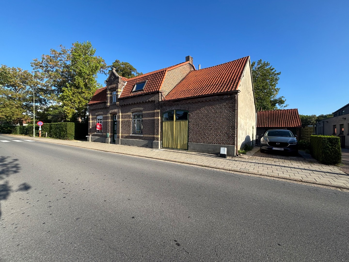 Karaktervolle te renoveren woning in Pelt 