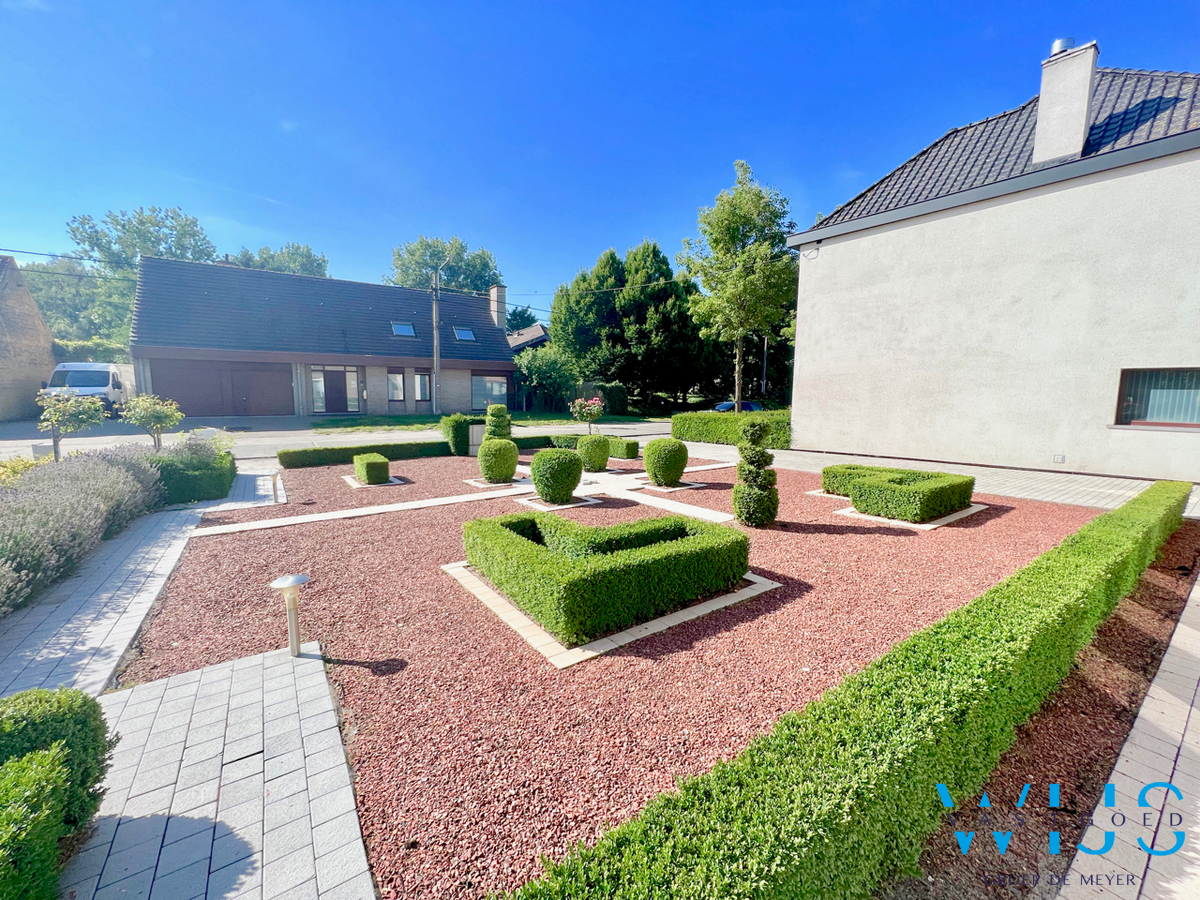 Stevig woonhuis op een prachtig perceel te Ertvelde/Oosteeklo 