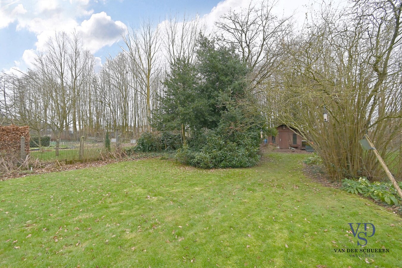 Degelijke bungalowwoning met garage 