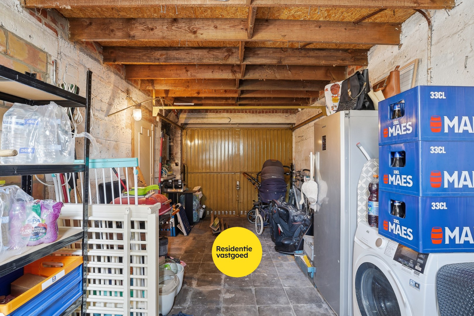 Halfopen bebouwing in een rustige woonwijk te Loppem 