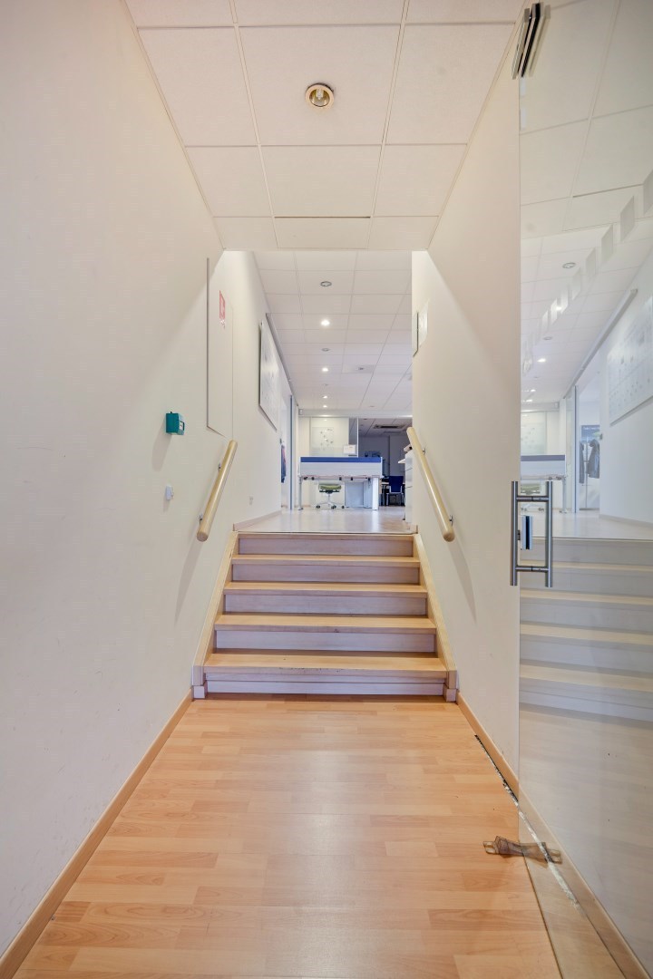 Kantoor te koop in het industriepark te Haasrode/Heverlee met 14 parkings - opp. 626 m² - verkoop van aandelen 