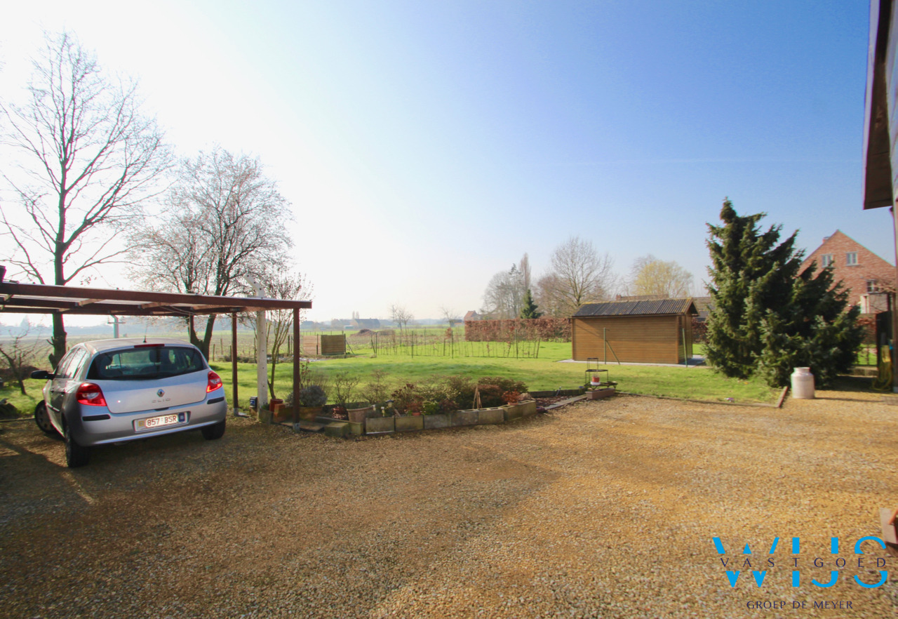 Zeer ruim woonhuis op een ideaal perceel te ADEGEM ! 