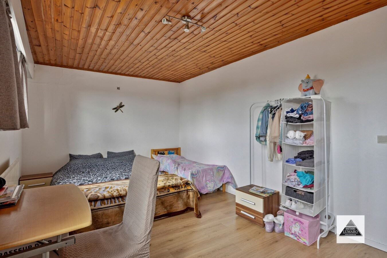 Gezellig  appartement met 2 slaapkamers en parking! 