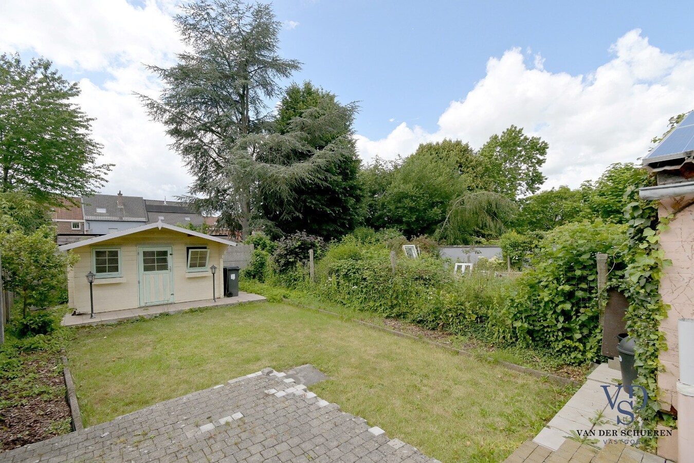 Ruime 3 slpk-woning met garage en tuin. 