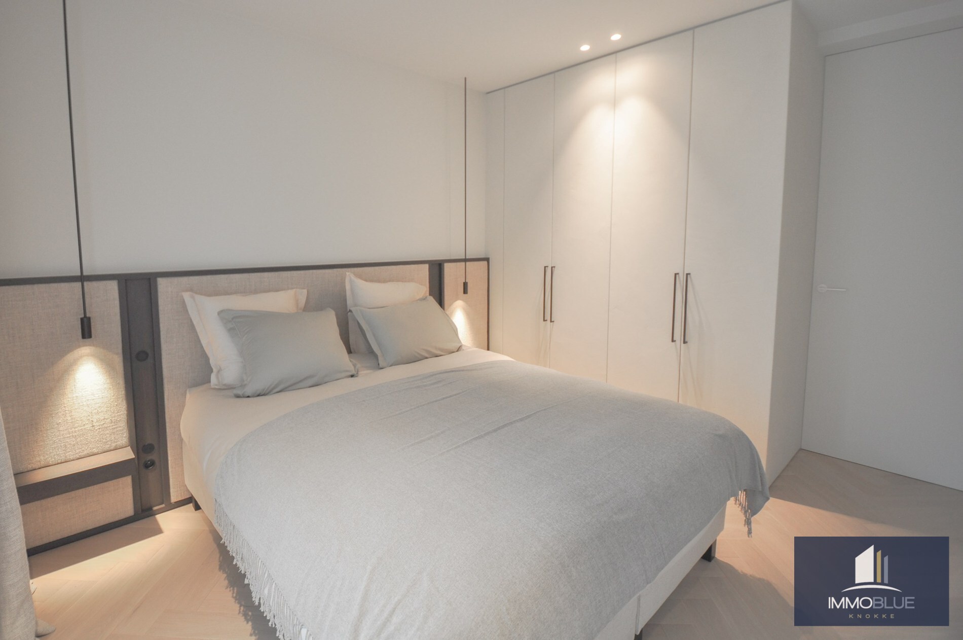 Uitzonderlijk, tijdloos volledig gerenoveerd appartement met een open zicht . 