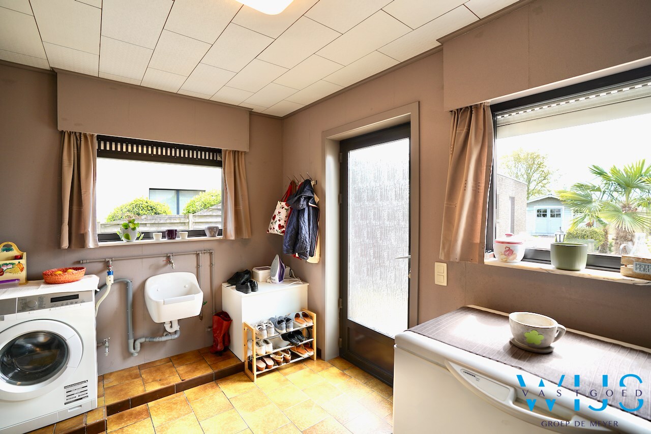 Gezellige HOB met leuke tuin te Oosteeklo ! 